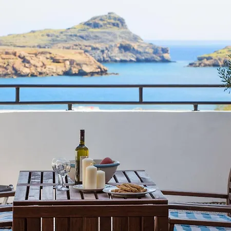 Thalassa 2 Cozy Greek Comfort Private Shaded Courtyard לינדוס