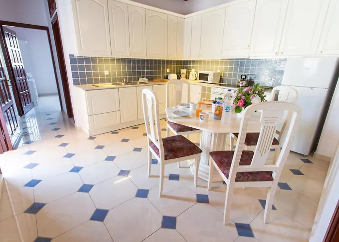 Thalassa 2 Cozy Greek Comfort Private Shaded Courtyard * لينثوس